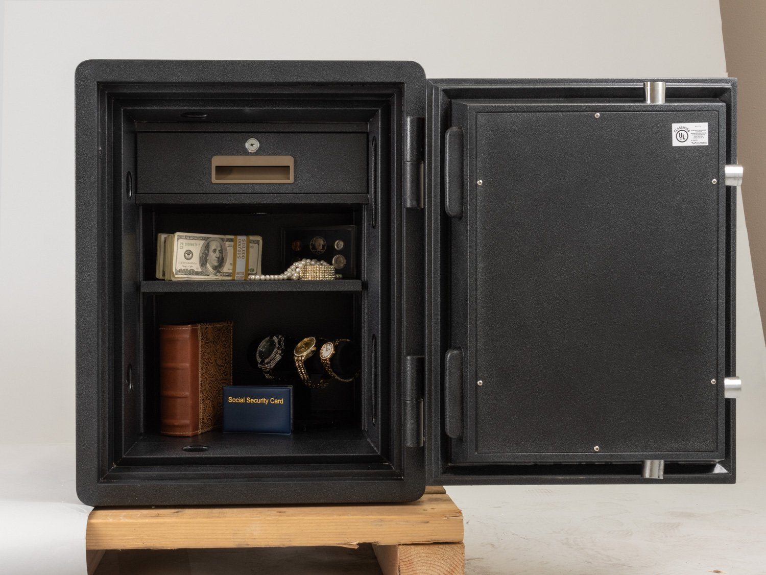 AMSEC FS1814E5 Fire Safe - Side View