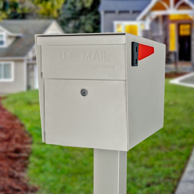 Mailboss Original Curbside Locking Mailbox