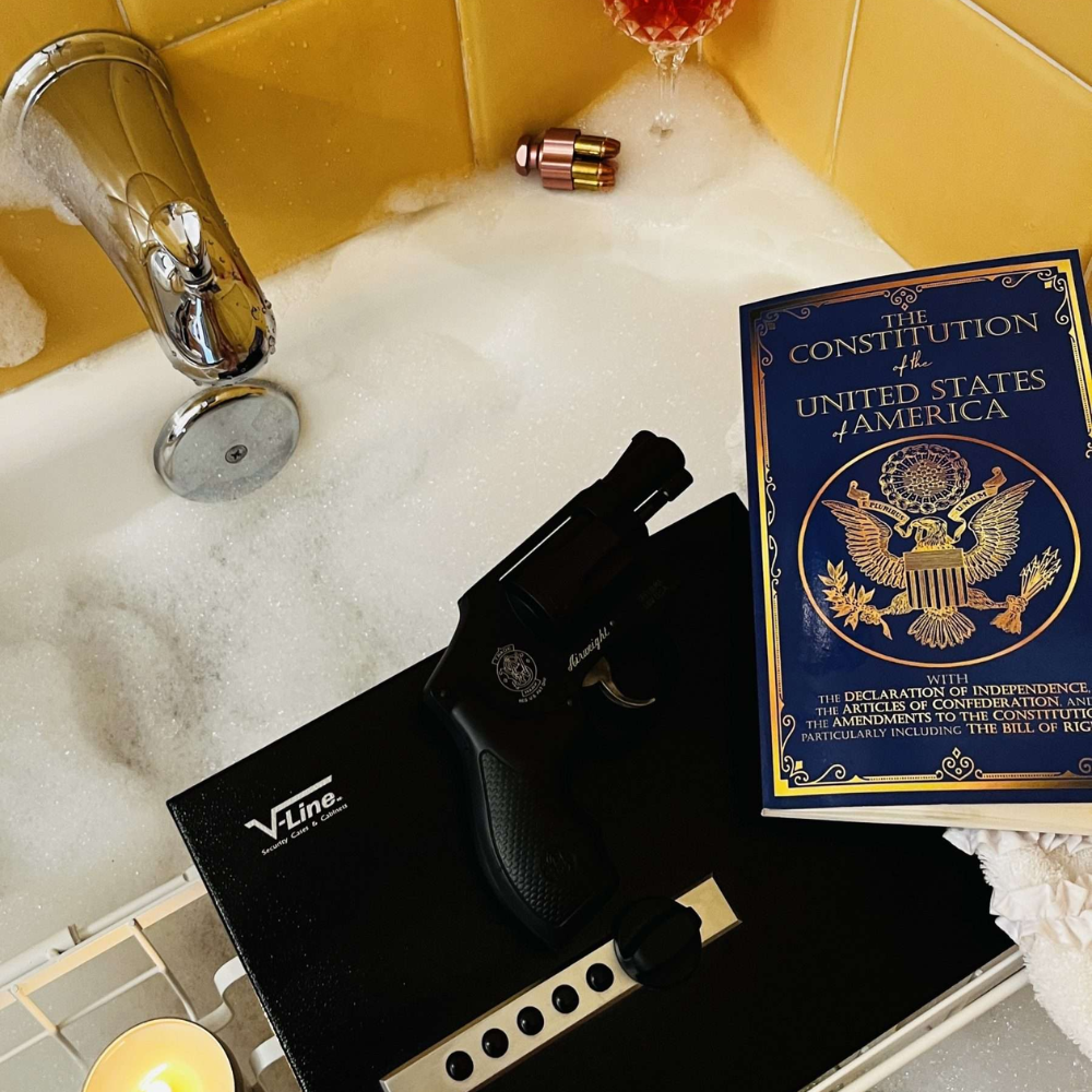 V-Line Compact Pistol Safe 279-S